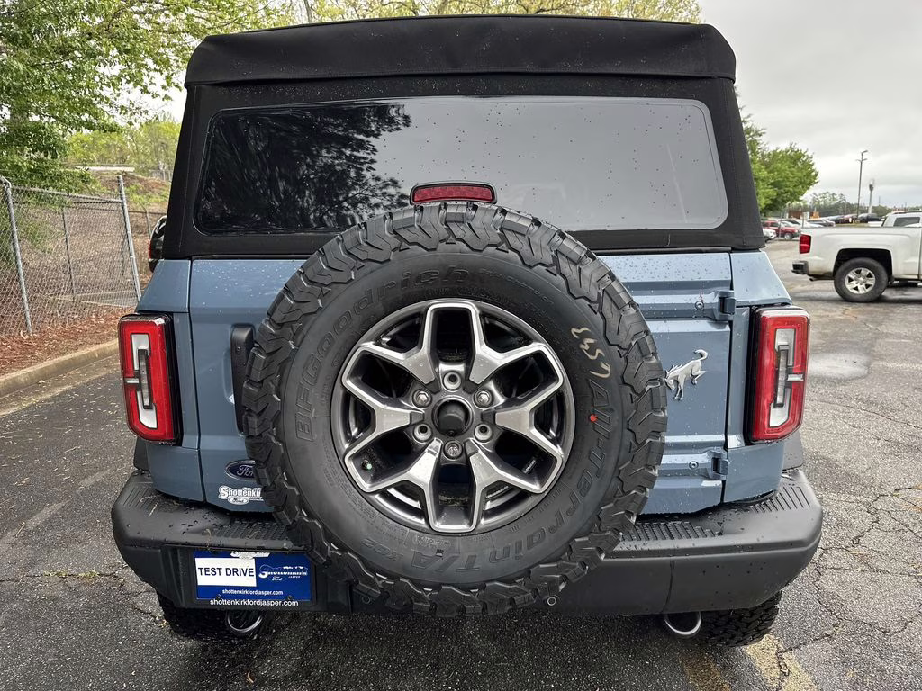 2025 Azure Gray Metallic Ford Bronco Badlands 4X4 SUV