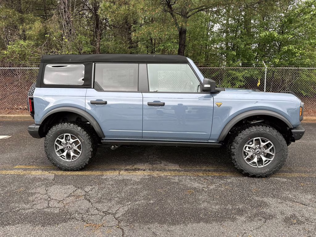 2025 Azure Gray Metallic Ford Bronco Badlands 4X4 SUV