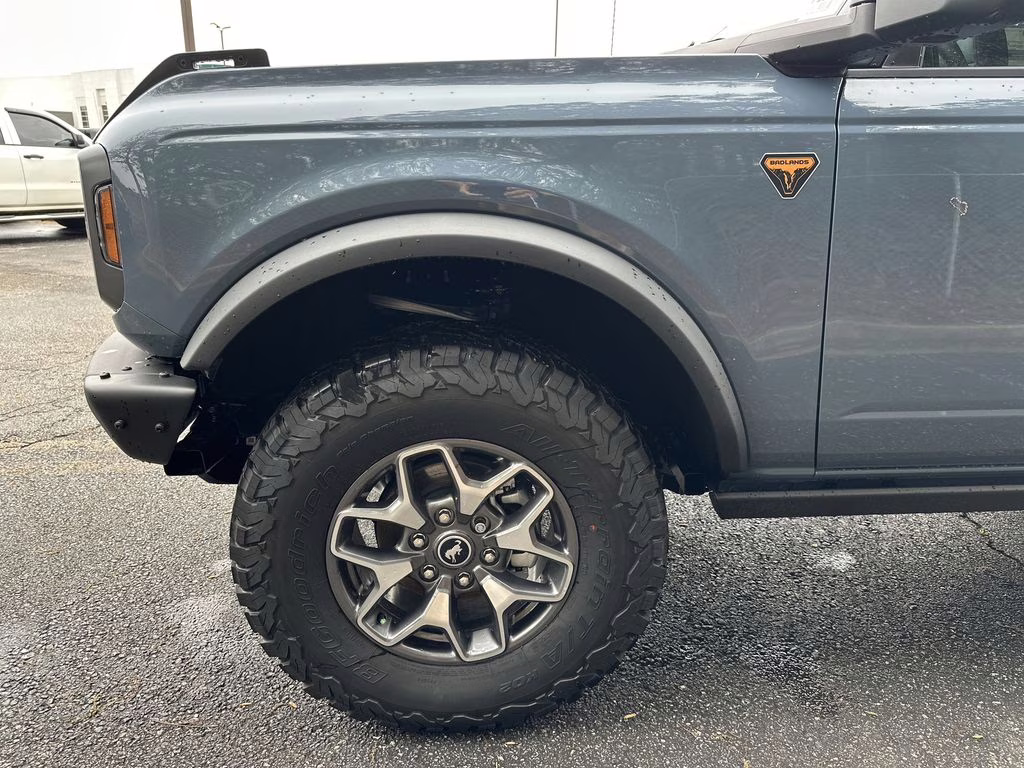 2025 Azure Gray Metallic Ford Bronco Badlands 4X4 SUV