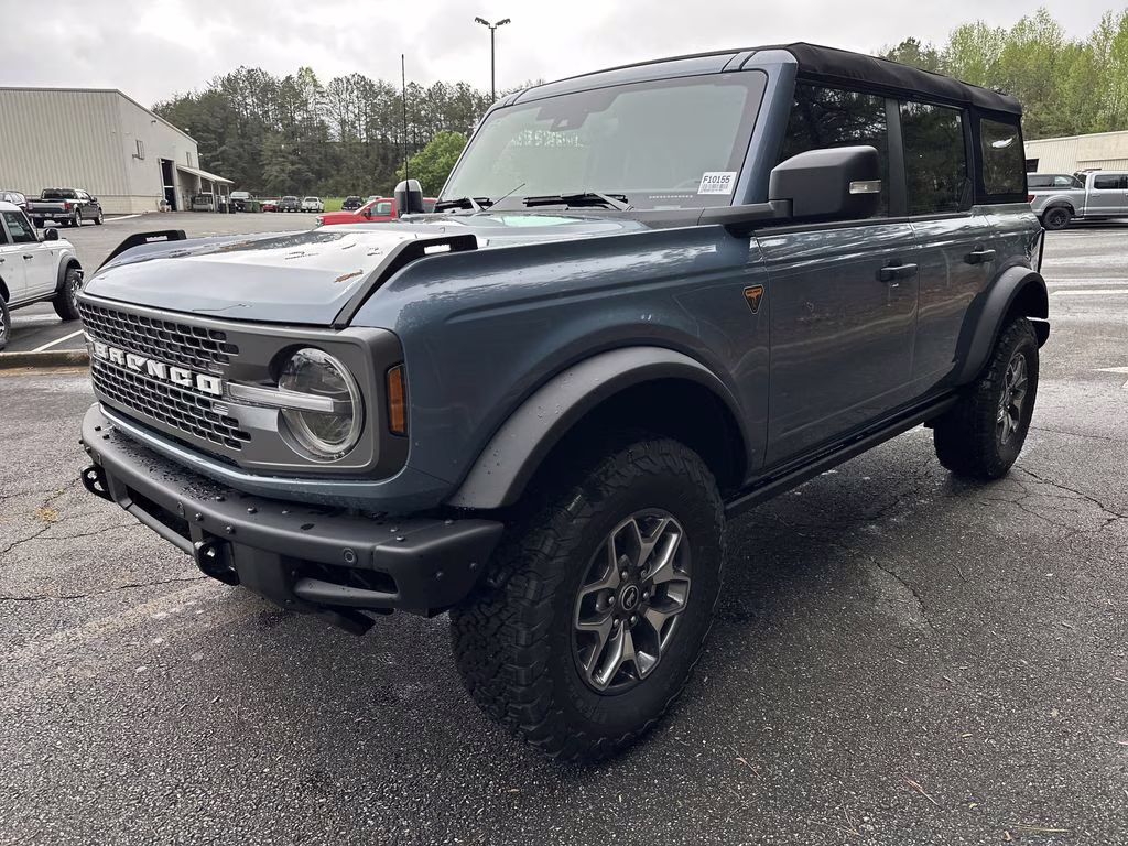 2025 Azure Gray Metallic Ford Bronco Badlands 4X4 SUV