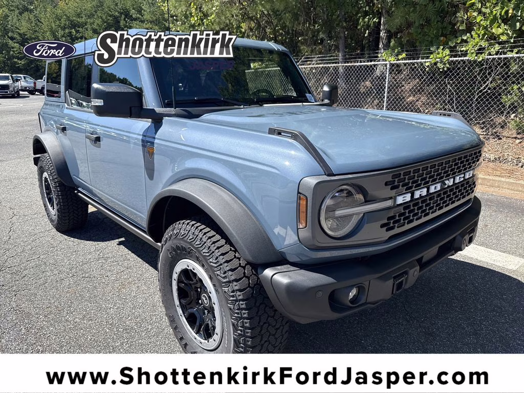 2025 Azure Gray Metallic Tri-Coat Ford Bronco Badlands 4X4 SUV