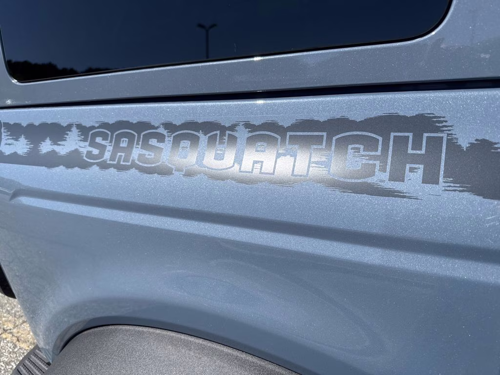 2025 Azure Gray Metallic Tri-Coat Ford Bronco Badlands 4X4 SUV