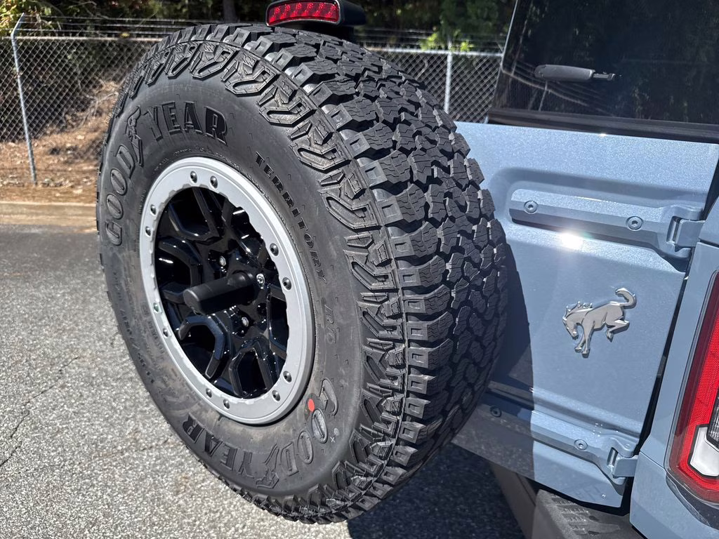 2025 Azure Gray Metallic Tri-Coat Ford Bronco Badlands 4X4 SUV