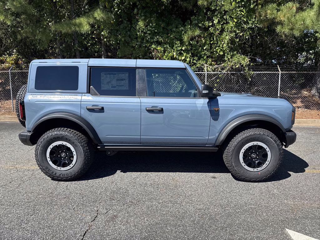 2025 Azure Gray Metallic Tri-Coat Ford Bronco Badlands 4X4 SUV