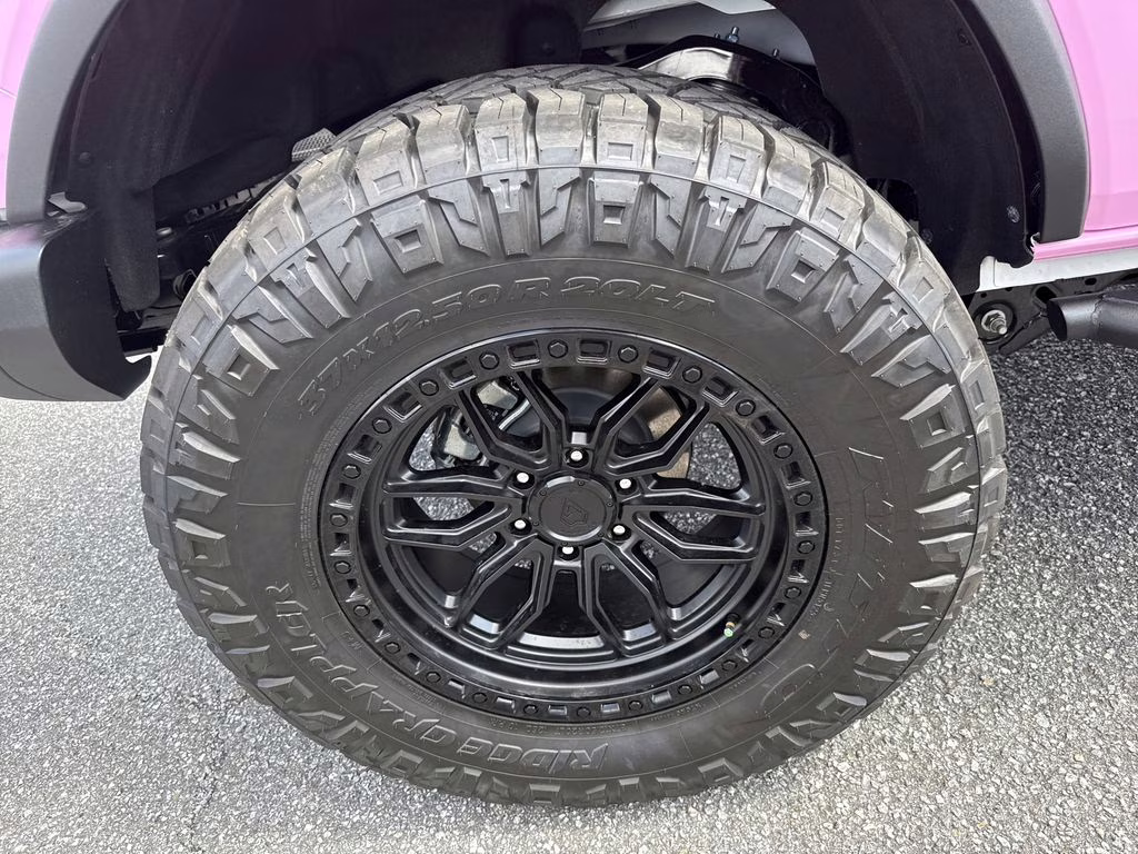 2025 Oxford White Ford Bronco Badlands 4X4 SUV