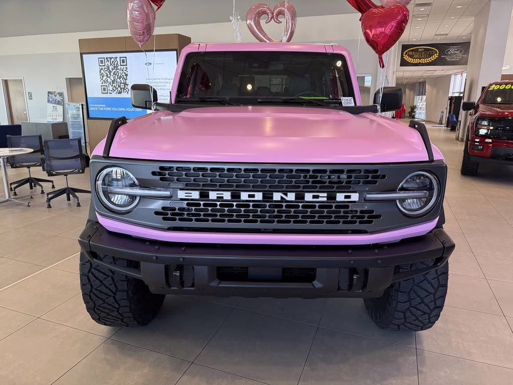 2025 Oxford White Ford Bronco Badlands 4X4 SUV
