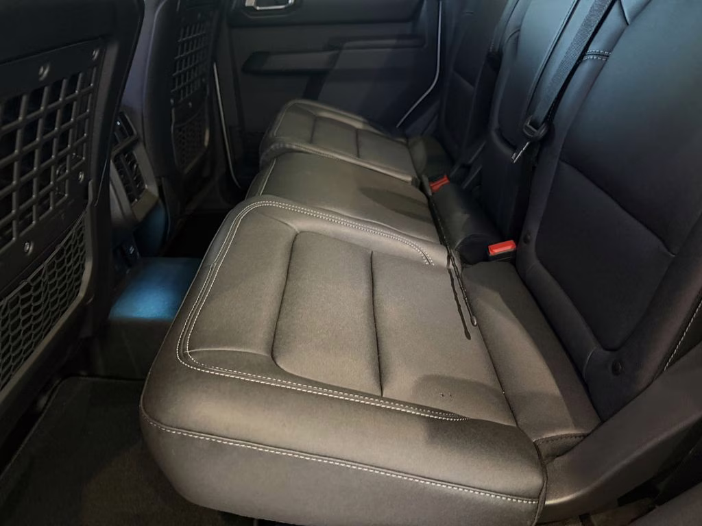 2025 Oxford White Ford Bronco Badlands 4X4 SUV