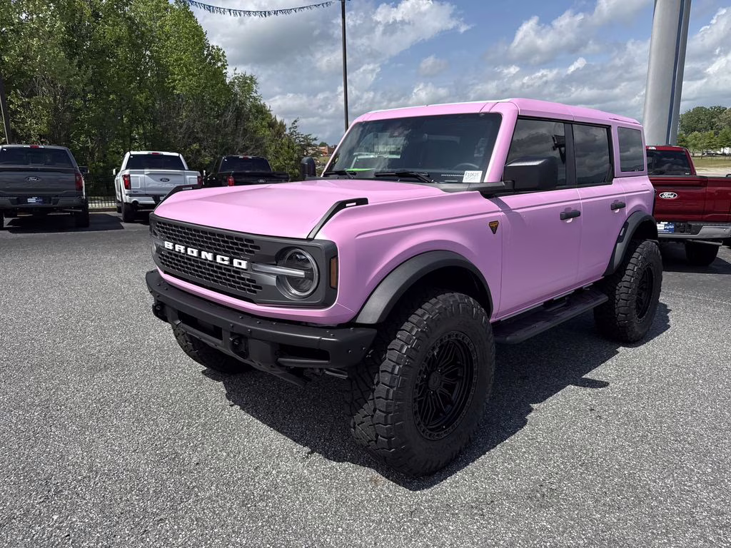 2025 Oxford White Ford Bronco Badlands 4X4 SUV