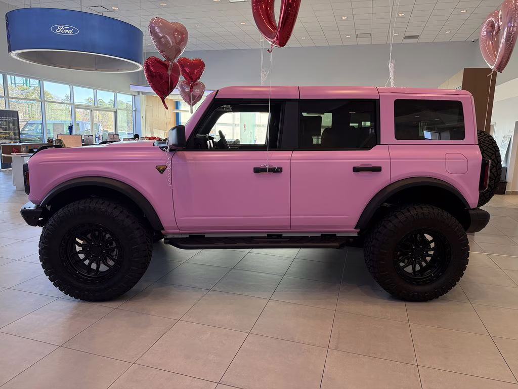2025 Oxford White Ford Bronco Badlands 4X4 SUV