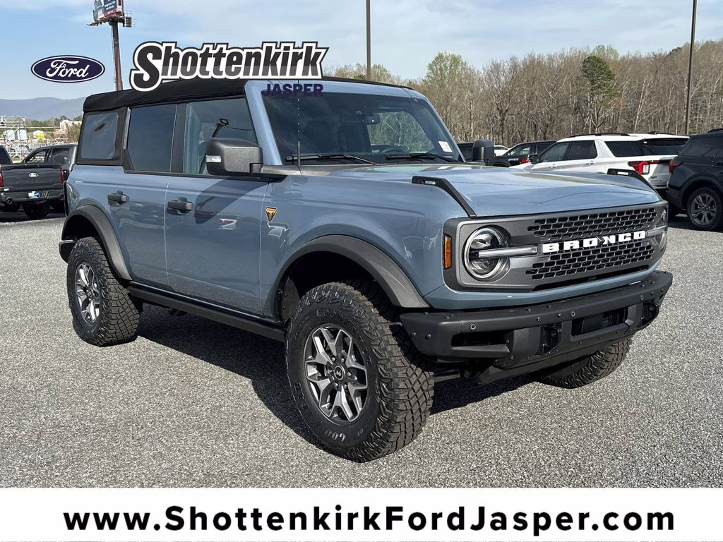 2025 Azure Gray Metallic Tri-Coat Ford Bronco Badlands 4X4 SUV
