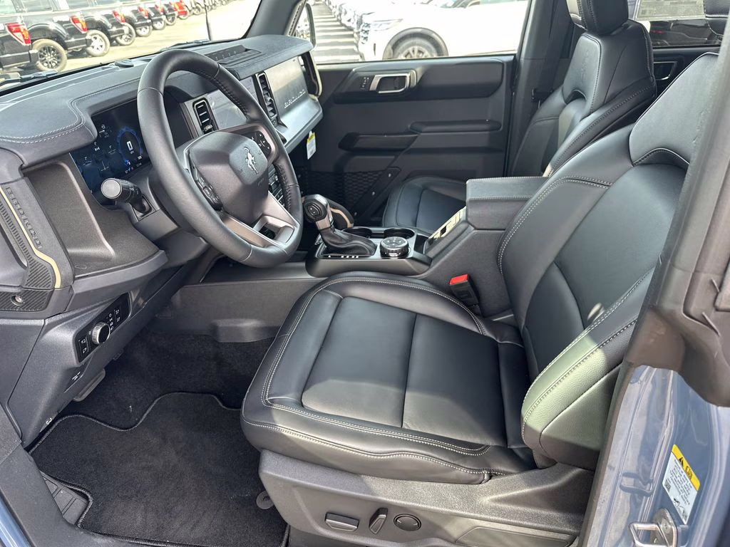 2025 Azure Gray Metallic Tri-Coat Ford Bronco Badlands 4X4 SUV