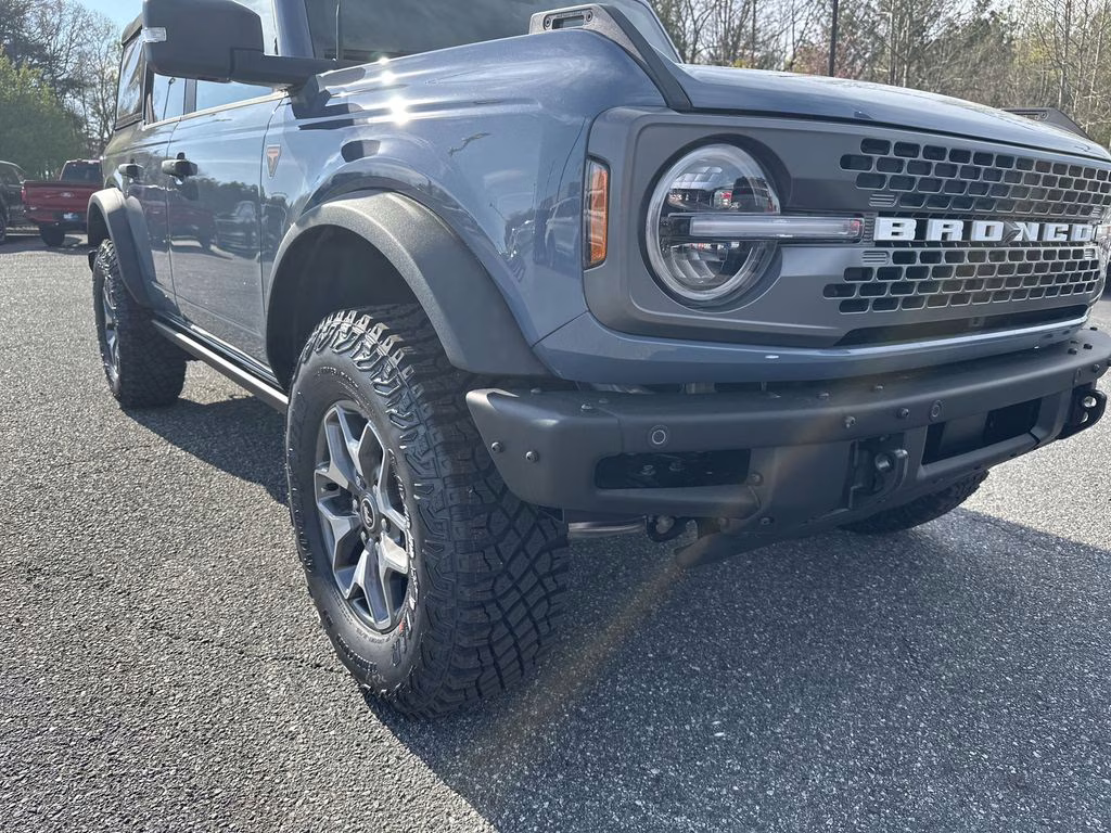2025 Azure Gray Metallic Tri-Coat Ford Bronco Badlands 4X4 SUV