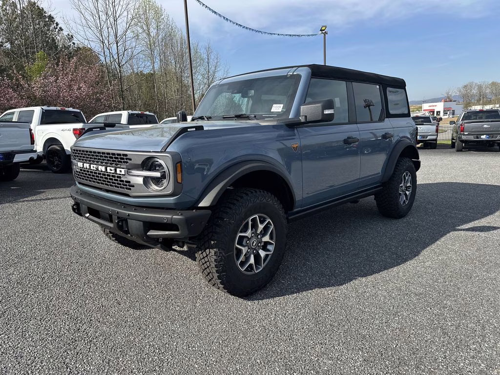 2025 Azure Gray Metallic Tri-Coat Ford Bronco Badlands 4X4 SUV