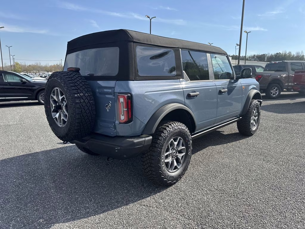 2025 Azure Gray Metallic Tri-Coat Ford Bronco Badlands 4X4 SUV
