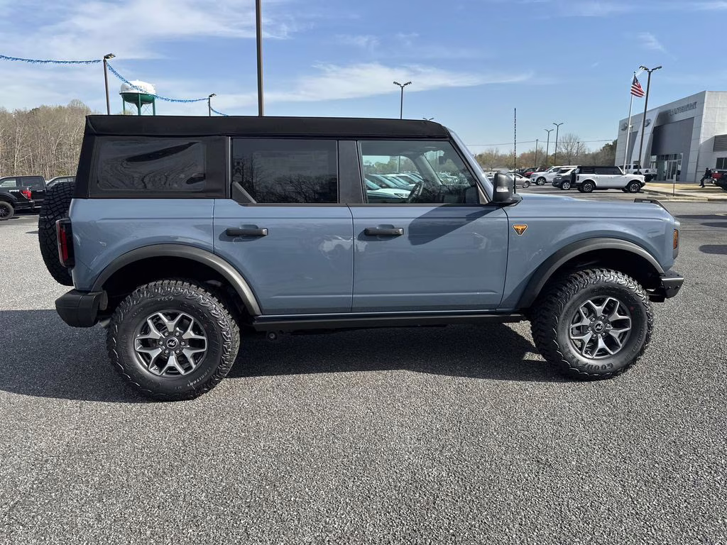 2025 Azure Gray Metallic Tri-Coat Ford Bronco Badlands 4X4 SUV