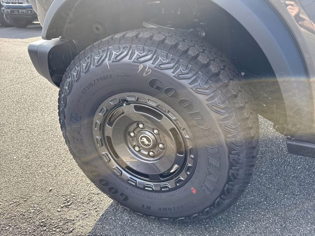 2025 Gray Ford Bronco Badlands 4X4 SUV