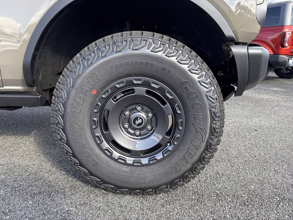 2025 Gray Ford Bronco Badlands 4X4 SUV