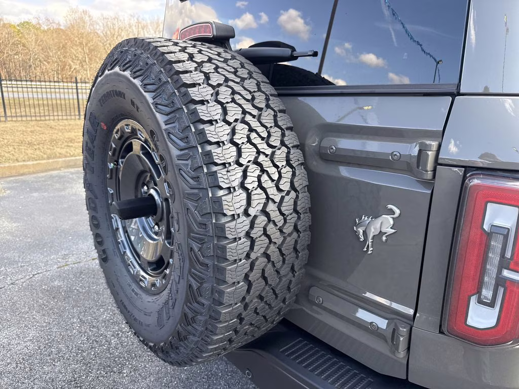 2025 Gray Ford Bronco Badlands 4X4 SUV