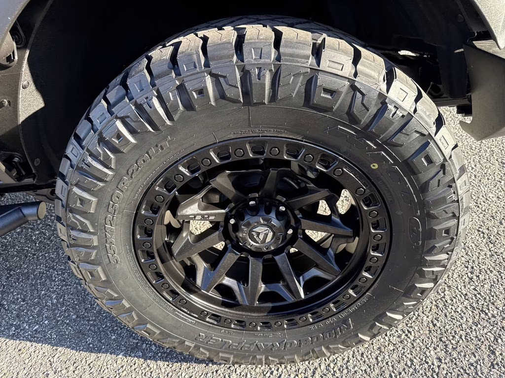 2025 Shadow Black Ford Bronco Badlands 4X4 SUV