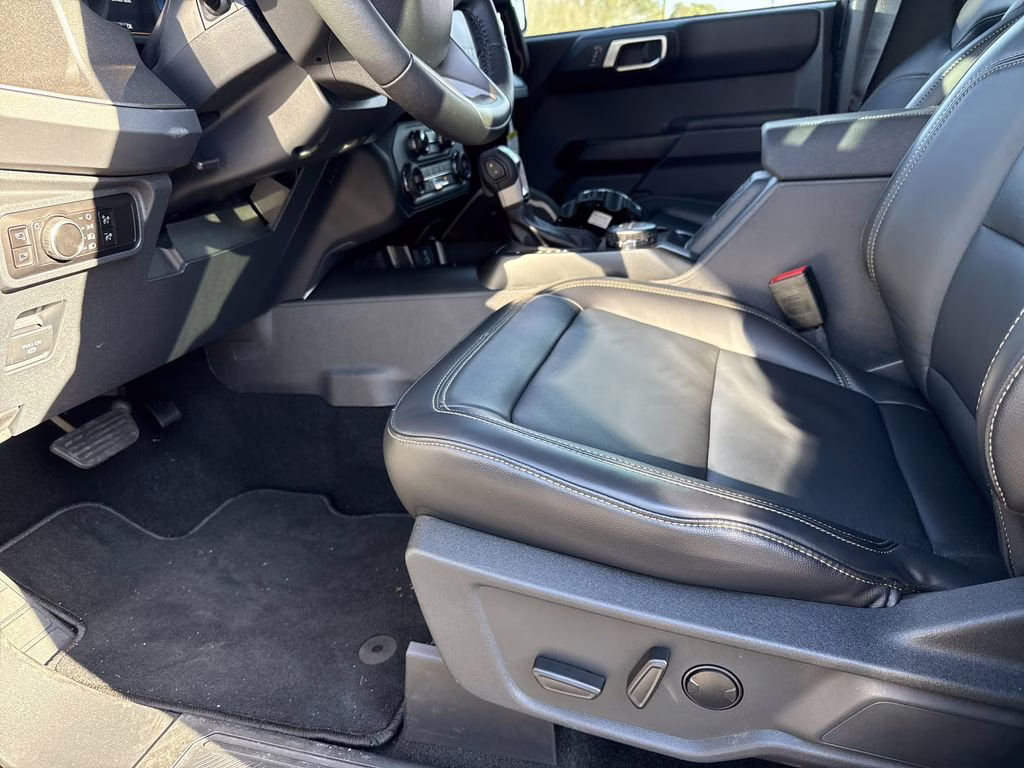 2025 Shadow Black Ford Bronco Badlands 4X4 SUV