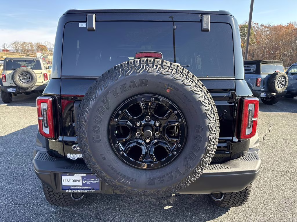 2025 Shadow Black Ford Bronco Badlands 4X4 SUV