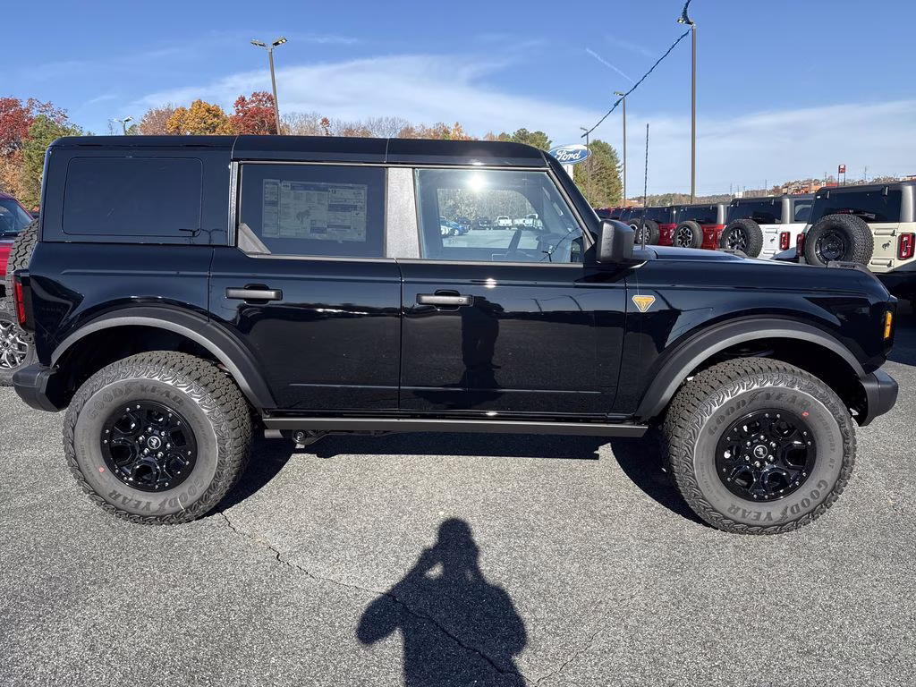 2025 Shadow Black Ford Bronco Badlands 4X4 SUV