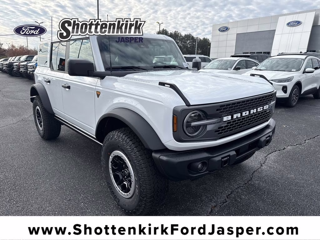2025 Oxford White Ford Bronco Badlands 4X4 SUV