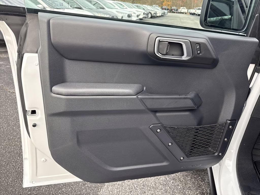 2025 Oxford White Ford Bronco Badlands 4X4 SUV