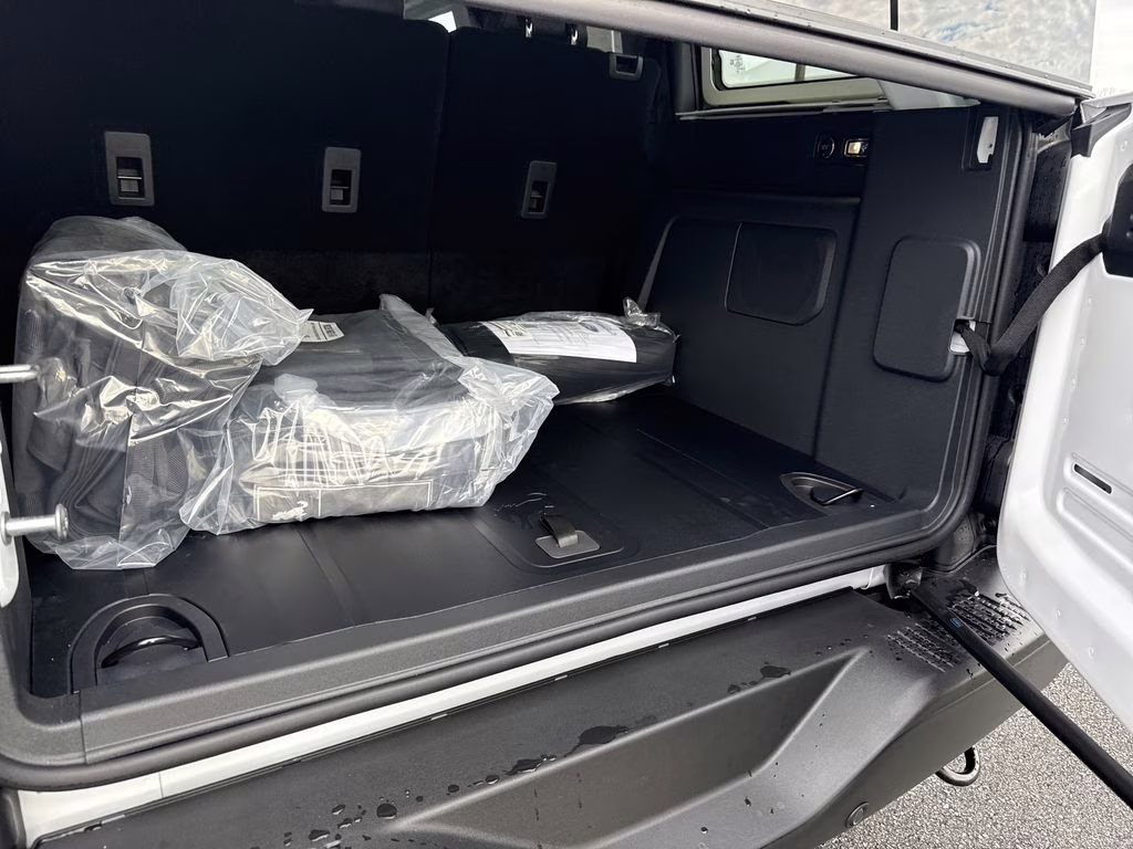 2025 Oxford White Ford Bronco Badlands 4X4 SUV