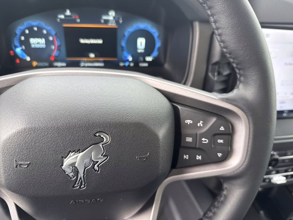 2025 Oxford White Ford Bronco Badlands 4X4 SUV