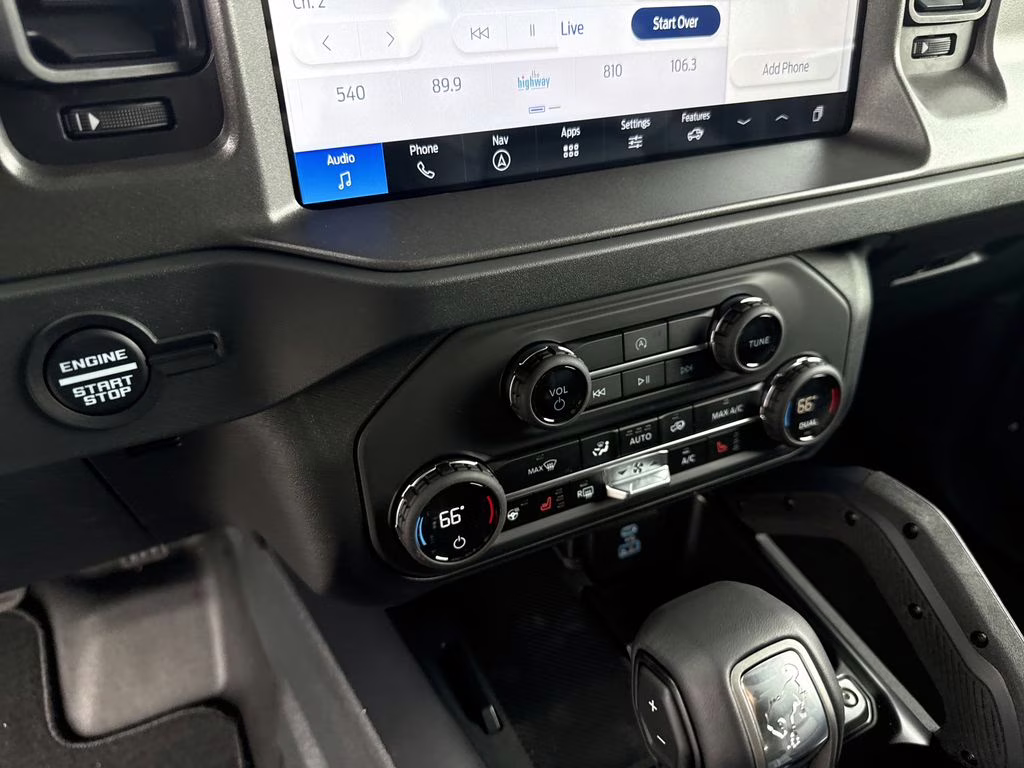 2025 Oxford White Ford Bronco Badlands 4X4 SUV