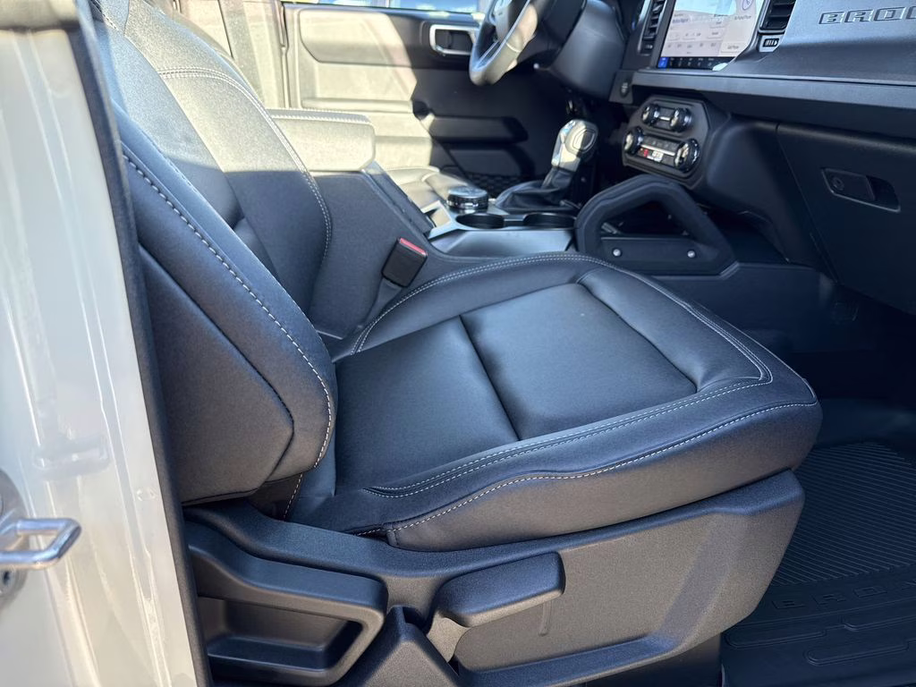 2025 Desert Sand Ford Bronco Badlands 4X4 SUV