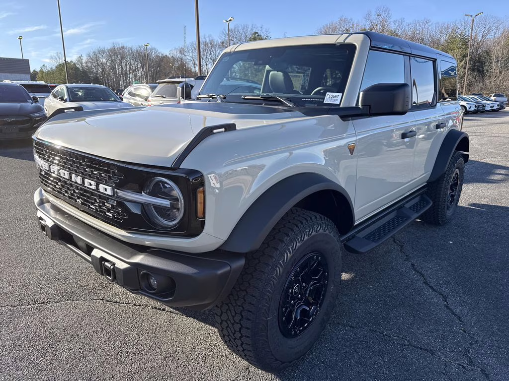 2025 Desert Sand Ford Bronco Badlands 4X4 SUV
