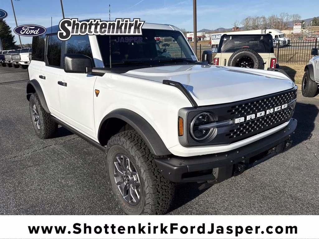 2025 Oxford White Ford Bronco Badlands 4X4 SUV