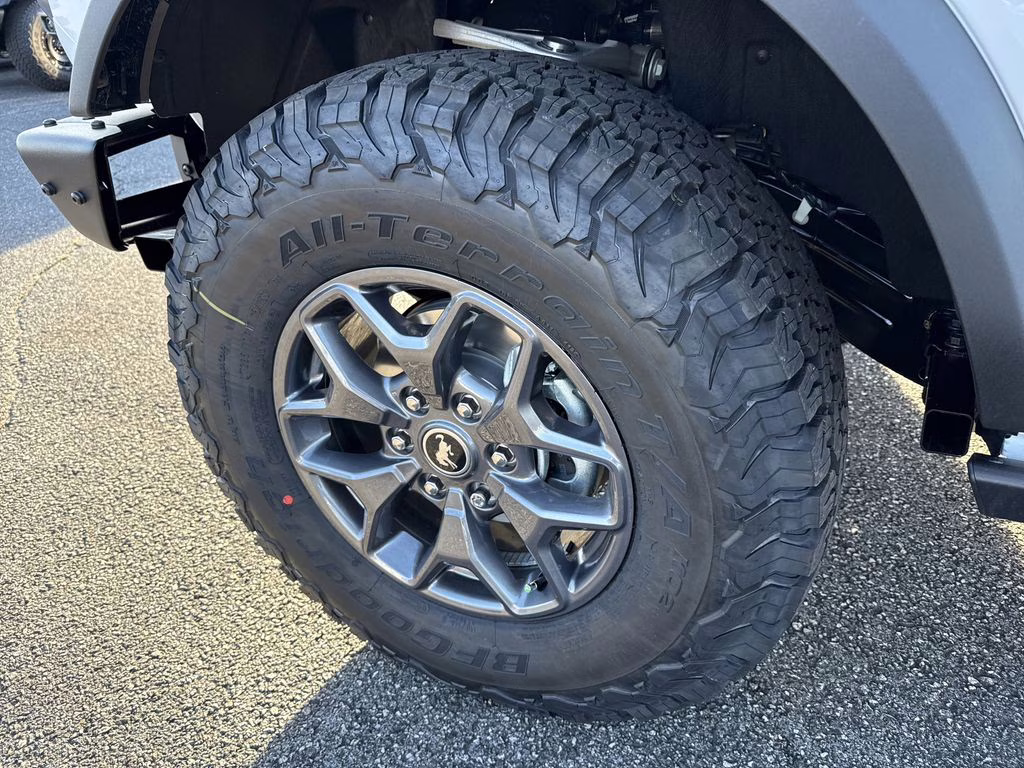 2025 Oxford White Ford Bronco Badlands 4X4 SUV