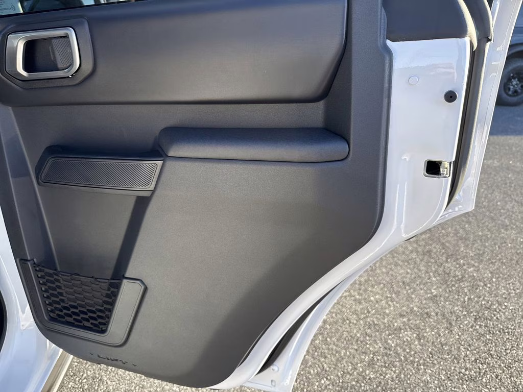 2025 Oxford White Ford Bronco Badlands 4X4 SUV