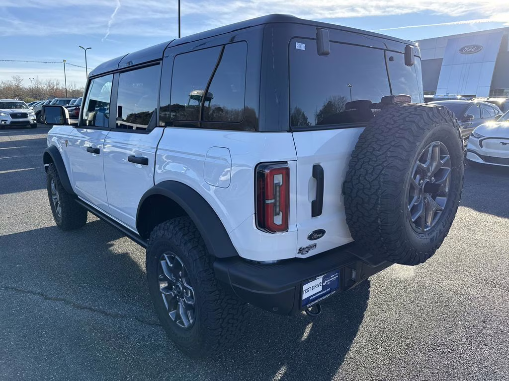 2025 Oxford White Ford Bronco Badlands 4X4 SUV