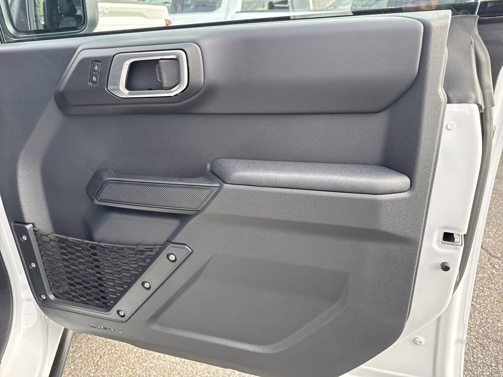 2025 Oxford White Ford Bronco Badlands 4X4 SUV