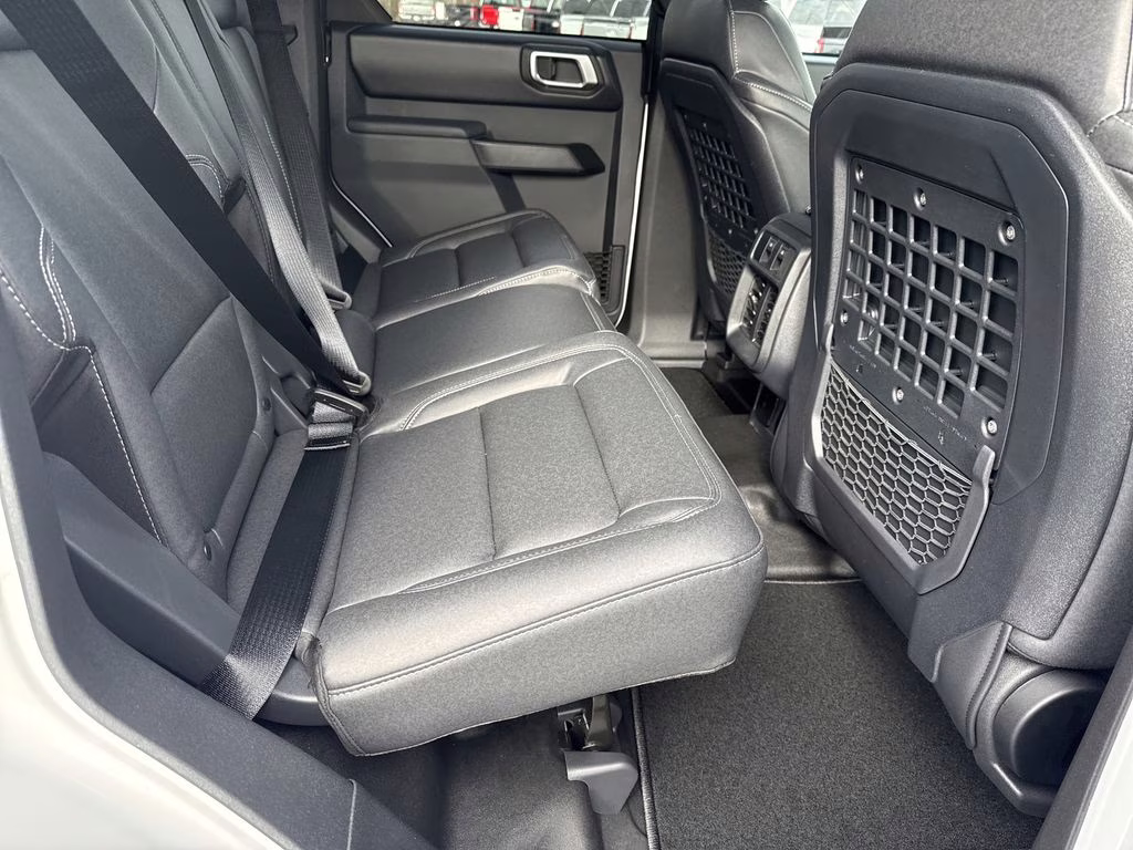 2025 Oxford White Ford Bronco Badlands 4X4 SUV