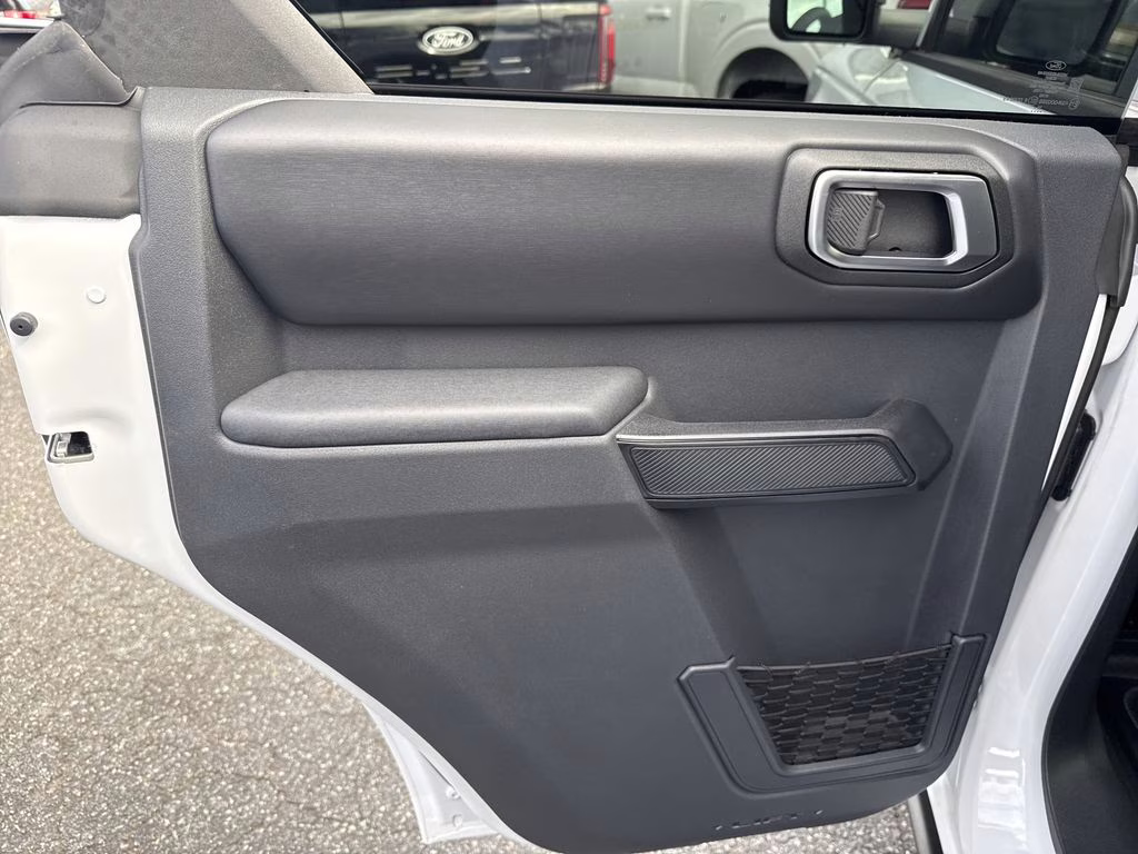 2025 Oxford White Ford Bronco Badlands 4X4 SUV