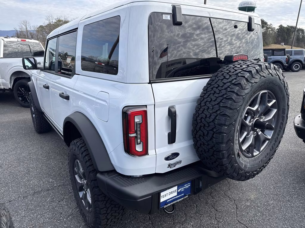 2025 Oxford White Ford Bronco Badlands 4X4 SUV