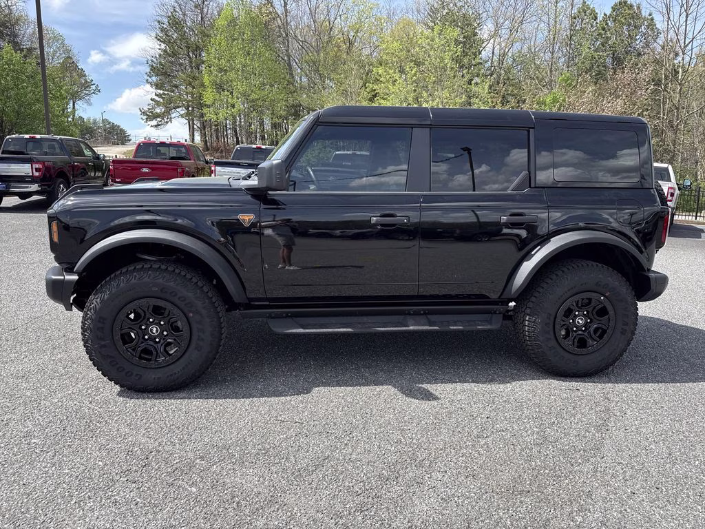 2025 Shadow Black Ford Bronco Badlands 4X4 SUV