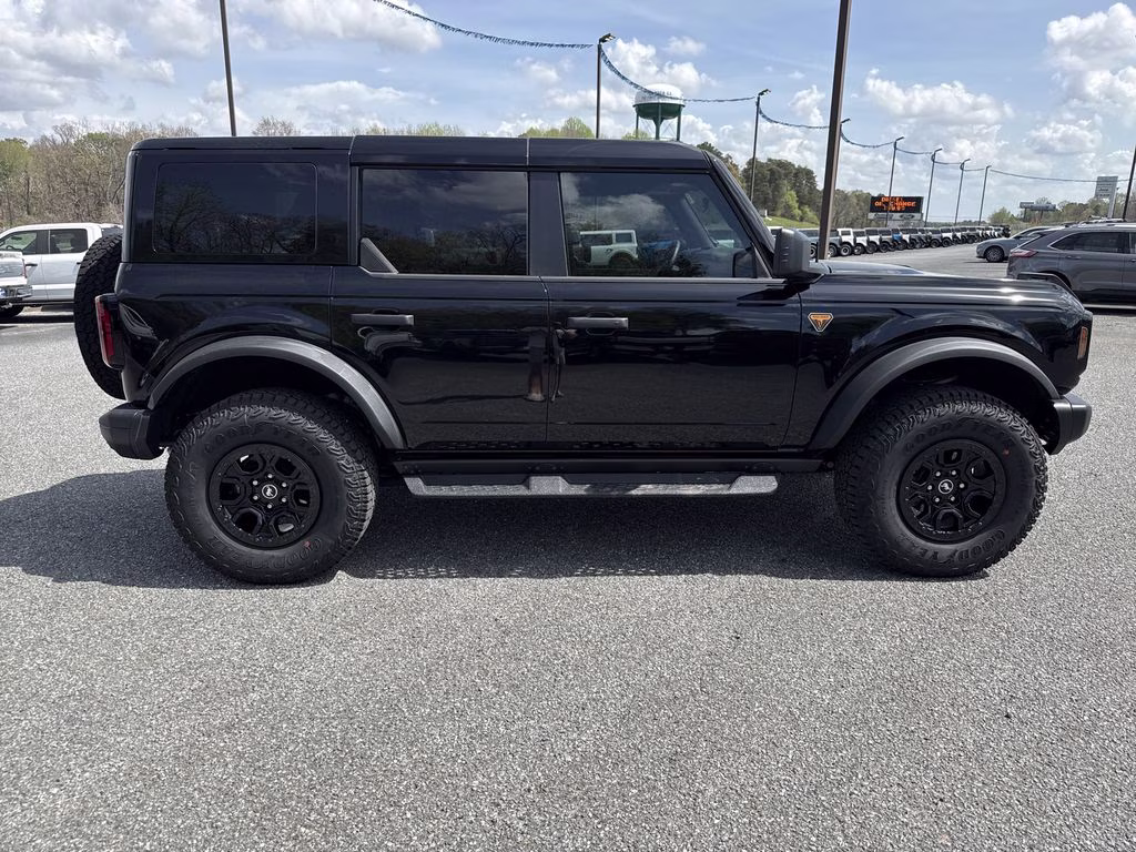 2025 Shadow Black Ford Bronco Badlands 4X4 SUV