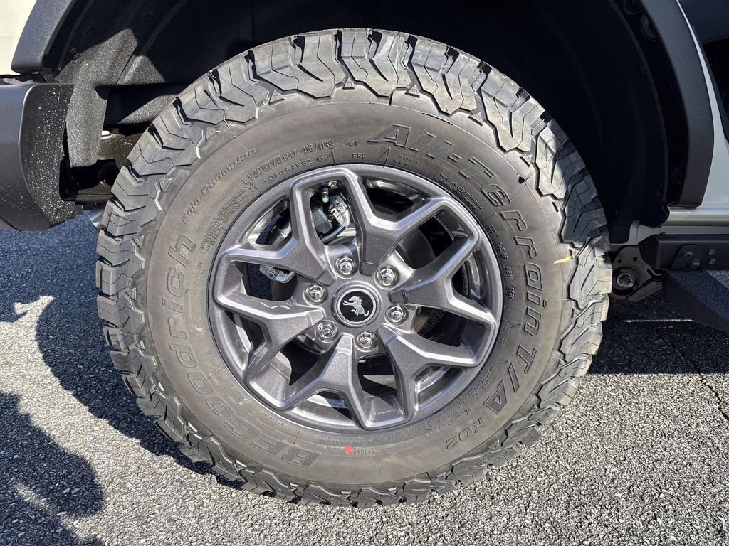 2025 Desert Sand Ford Bronco Badlands 4X4 SUV