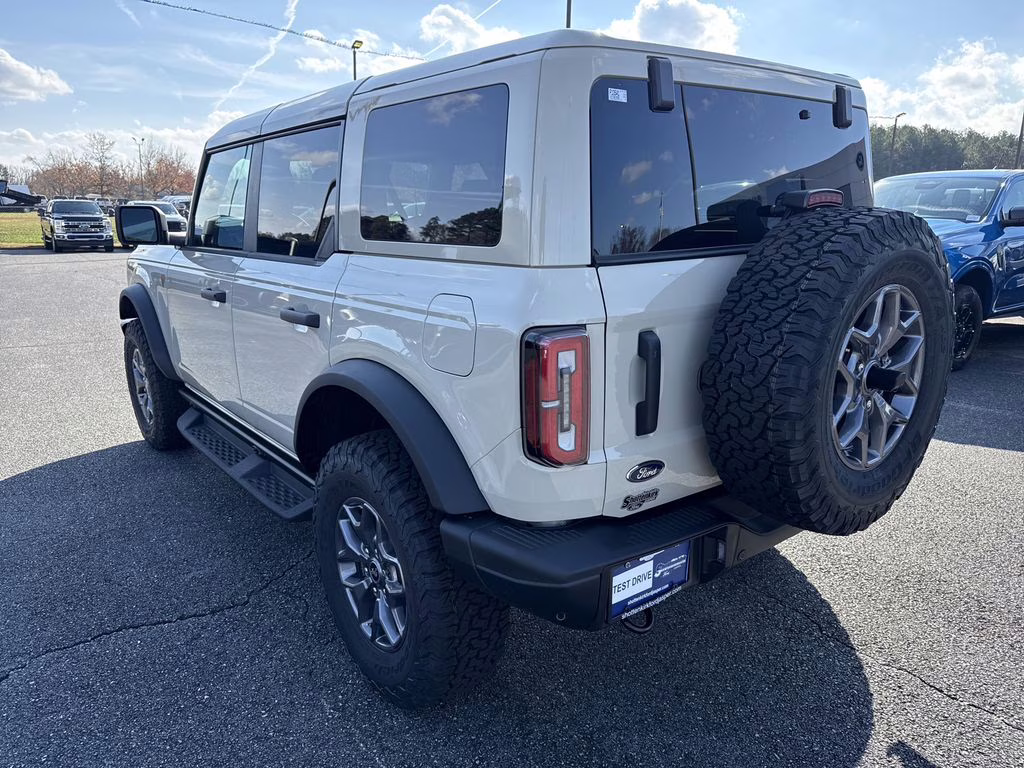 2025 Desert Sand Ford Bronco Badlands 4X4 SUV