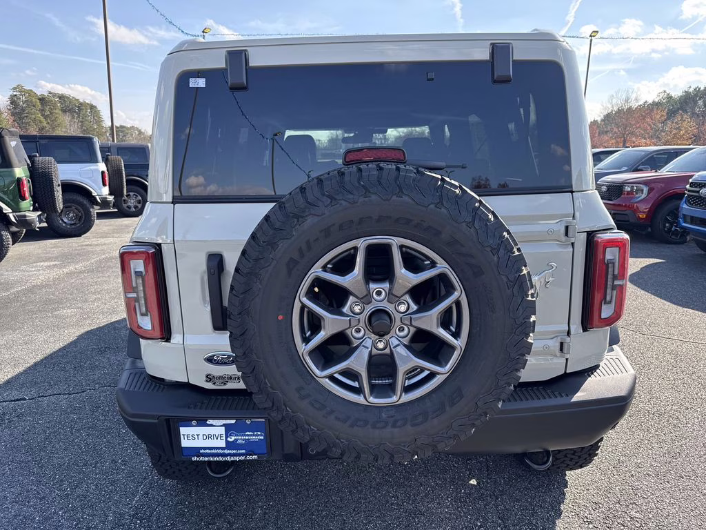 2025 Desert Sand Ford Bronco Badlands 4X4 SUV