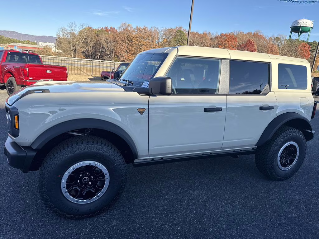 2025 Desert Sand Ford Bronco Badlands 4X4 SUV
