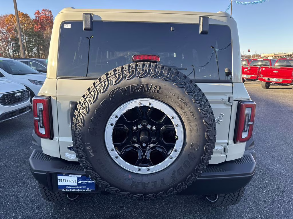 2025 Desert Sand Ford Bronco Badlands 4X4 SUV