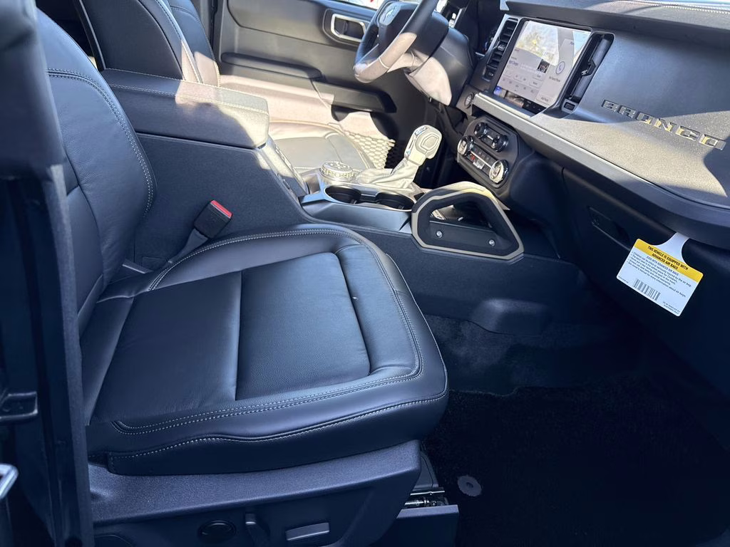 2025 Shadow Black Ford Bronco Badlands 4X4 SUV