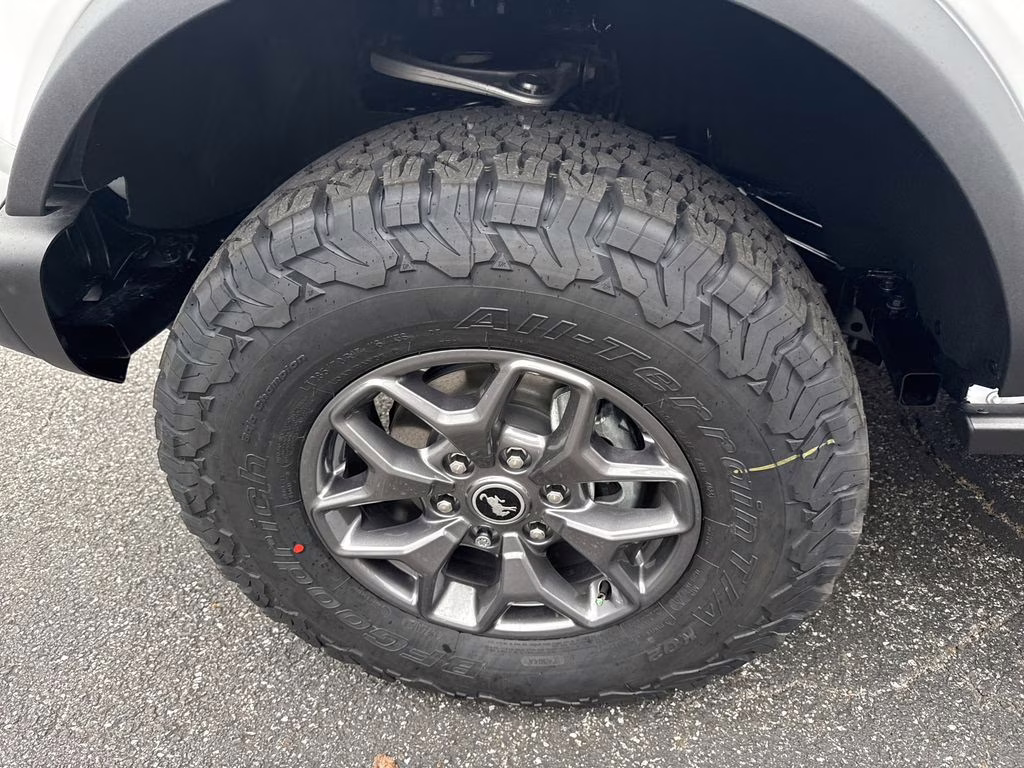 2025 Oxford White Ford Bronco Badlands 4X4 SUV
